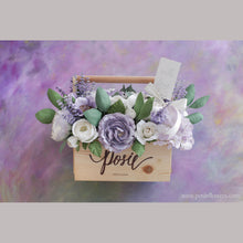 โหลดรูปภาพลงในเครื่องมือใช้ดูของ Gallery กระเช้าดอกไม้ประดิษฐ์ ดอกไม้แสดงความยินดี Vintage Flower Hamper - Sweet Rapunzel
