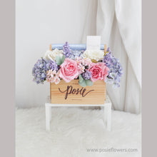 โหลดรูปภาพลงในเครื่องมือใช้ดูของ Gallery กระเช้าดอกไม้ประดิษฐ์ ดอกไม้แสดงความยินดี Vintage Flower Hamper - Light Pink&amp;Blue
