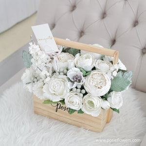 กระเช้าดอกไม้ประดิษฐ์ ดอกไม้แสดงความยินดี Vintage Flower Hamper - Back to December