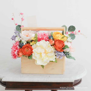 กระเช้าดอกไม้ประดิษฐ์ ดอกไม้แสดงความยินดี Vintage Flower Hamper - Tresurous