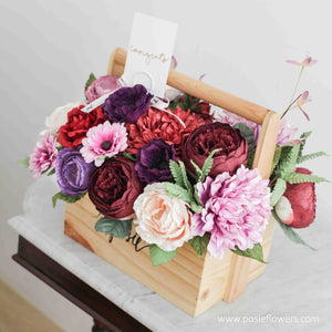 กระเช้าดอกไม้ประดิษฐ์ ดอกไม้แสดงความยินดี Vintage Flower Hamper - Last Kiss