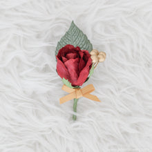 โหลดรูปภาพลงในเครื่องมือใช้ดูของ Gallery เข็มกลัดดอกไม้สำหรับงานเลี้ยงงานแต่งงาน Handmade Paper Corsage - Red Rustic
