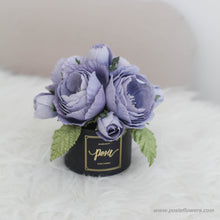 โหลดรูปภาพลงในเครื่องมือใช้ดูของ Gallery กระปุกดอกไม้น้ำหอมของขวัญขนาดเล็ก Aromatic Gift Box - Blue Dress
