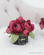 โหลดรูปภาพลงในเครื่องมือใช้ดูของ Gallery กระปุกดอกไม้น้ำหอมของขวัญขนาดเล็ก Aromatic Gift Box - Red Wine Rose
