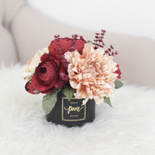 โหลดรูปภาพลงในเครื่องมือใช้ดูของ Gallery กระปุกดอกไม้น้ำหอมของขวัญขนาดใหญ่ Aromatic Gift Box - Classy
