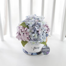โหลดรูปภาพลงในเครื่องมือใช้ดูของ Gallery กระปุกดอกไม้น้ำหอมของขวัญขนาดกลาง Aromatic Gift Box - Purple Sky Hydrangea
