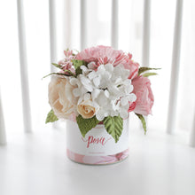 โหลดรูปภาพลงในเครื่องมือใช้ดูของ Gallery กระปุกดอกไม้น้ำหอมของขวัญขนาดกลาง Aromatic Gift Box - Wild Pink

