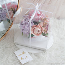 โหลดรูปภาพลงในเครื่องมือใช้ดูของ Gallery กล่องดอกไม้ของขวัญ ดอกไม้แสดงความยินดี Aromatic Gift Box - Purple Candy
