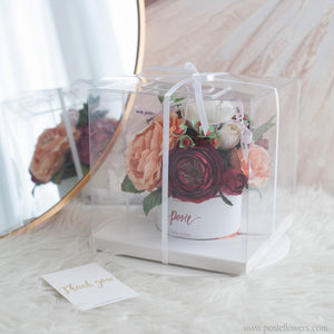 กล่องดอกไม้ของขวัญ ดอกไม้แสดงความยินดี Aromatic Gift Box - Prosperous Red