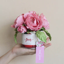 โหลดรูปภาพลงในเครื่องมือใช้ดูของ Gallery กระปุกดอกไม้น้ำหอมขนาดเล็ก Aromatic Gift Box - Dark Pink Rose
