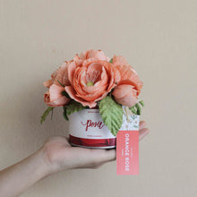โหลดรูปภาพลงในเครื่องมือใช้ดูของ Gallery กระปุกดอกไม้น้ำหอมของขวัญขนาดเล็ก Aromatic Gift Box - Coral Rose
