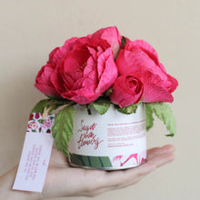 โหลดรูปภาพลงในเครื่องมือใช้ดูของ Gallery กระปุกดอกไม้น้ำหอมของขวัญขนาดเล็ก Aromatic Gift Box - Hot Pink Rose
