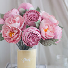 โหลดรูปภาพลงในเครื่องมือใช้ดูของ Gallery ดอกไม้แต่งบ้าน แจกันดอกไม้ประดิษฐ์ ดอกพีโอนี่โทนสีชมพู - Pink Peony Hampton Flower Vase
