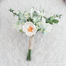 โหลดรูปภาพลงในเครื่องมือใช้ดูของ Gallery ช่อเจ้าสาวดอกไม้ประดิษฐ์ Medium Bridal Bouquet - White Horse
