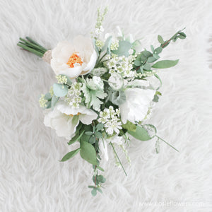 ช่อเจ้าสาวดอกไม้ประดิษฐ์ Medium Bridal Bouquet - White Horse