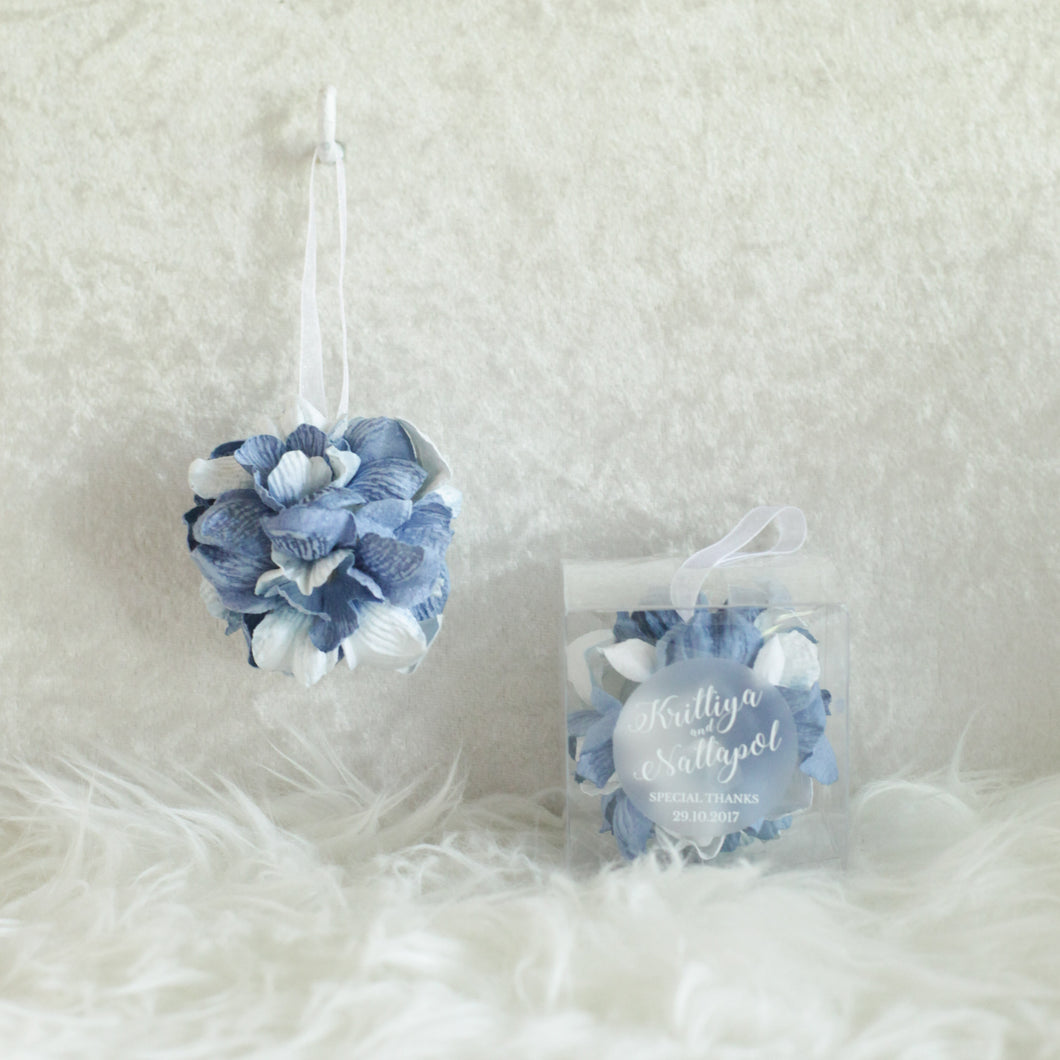 ของชำร่วยงานแต่งงาน บอลดอกไม้น้ำหอม ดอกการ์ดิเนีย โทนสีน้ำเงินขาว
