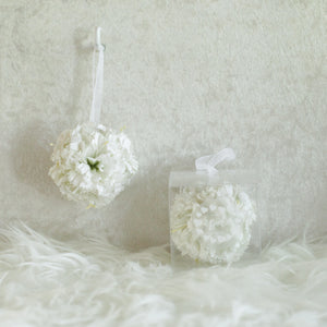 ของชำร่วยงานแต่งงาน บอลดอกไม้น้ำหอม ดอกคาร์เนชั่น โทนสีขาว