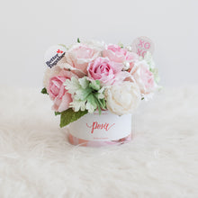 โหลดรูปภาพลงในเครื่องมือใช้ดูของ Gallery กระปุกดอกไม้น้ำหอมของขวัญวันวาเลนไทน์ Aromatic Gift Box - Pink Blush
