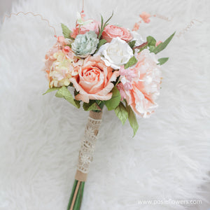 ช่อเจ้าสาวดอกไม้ประดิษฐ์ Medium Bridal Bouquet - Wild Old Rose