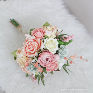 ช่อเจ้าสาวดอกไม้ประดิษฐ์ Medium Bridal Bouquet - Wild Old Rose