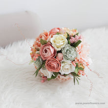 โหลดรูปภาพลงในเครื่องมือใช้ดูของ Gallery ช่อเจ้าสาวดอกไม้ประดิษฐ์ Medium Bridal Bouquet - Wild Old Rose
