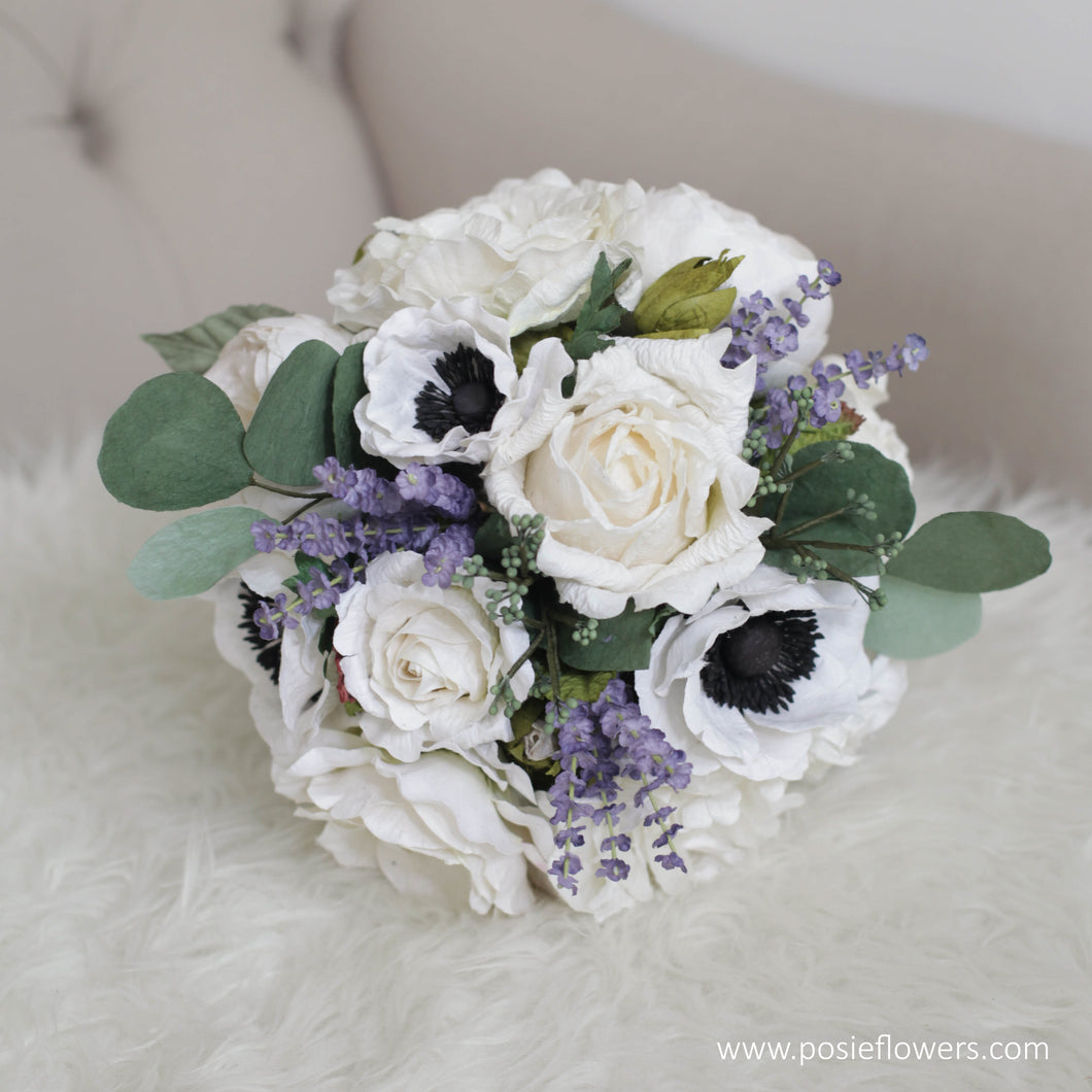 ช่อเจ้าสาวดอกไม้ประดิษฐ์ Medium Bridal Bouquet - White Anemone