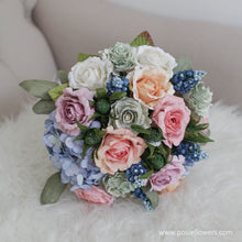 โหลดรูปภาพลงในเครื่องมือใช้ดูของ Gallery ช่อเจ้าสาวดอกไม้ประดิษฐ์ Medium Bridal Bouquet - Roses and Hyacinth
