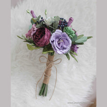 โหลดรูปภาพลงในเครื่องมือใช้ดูของ Gallery ช่อเจ้าสาวดอกไม้ประดิษฐ์ Medium Bridal Bouquet - Wild Purple
