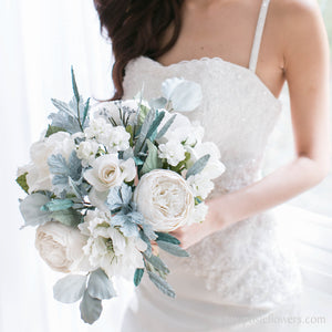 ช่อเจ้าสาวดอกไม้ประดิษฐ์ Medium Bridal Bouquet - Winter Knights