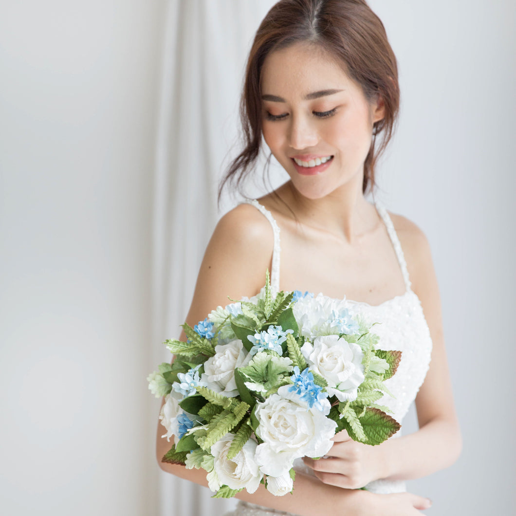 ช่อเจ้าสาวดอกไม้ประดิษฐ์ Medium Bridal Bouquet - Bluebell