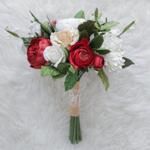 โหลดรูปภาพลงในเครื่องมือใช้ดูของ Gallery ช่อเจ้าสาวดอกไม้ประดิษฐ์ Medium Bridal Bouquet - Lady Tremaine
