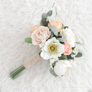 ช่อเจ้าสาวดอกไม้ประดิษฐ์ Medium Bridal Bouquet - Delicate