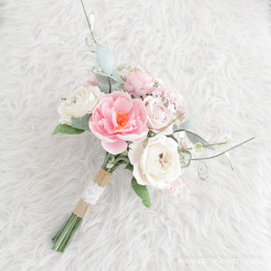 ช่อเจ้าสาวดอกไม้ประดิษฐ์ Medium Bridal Bouquet - Lover