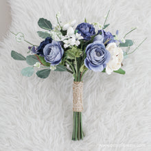 โหลดรูปภาพลงในเครื่องมือใช้ดูของ Gallery ช่อเจ้าสาวดอกไม้ประดิษฐ์ Medium Bridal Bouquet - Starlight
