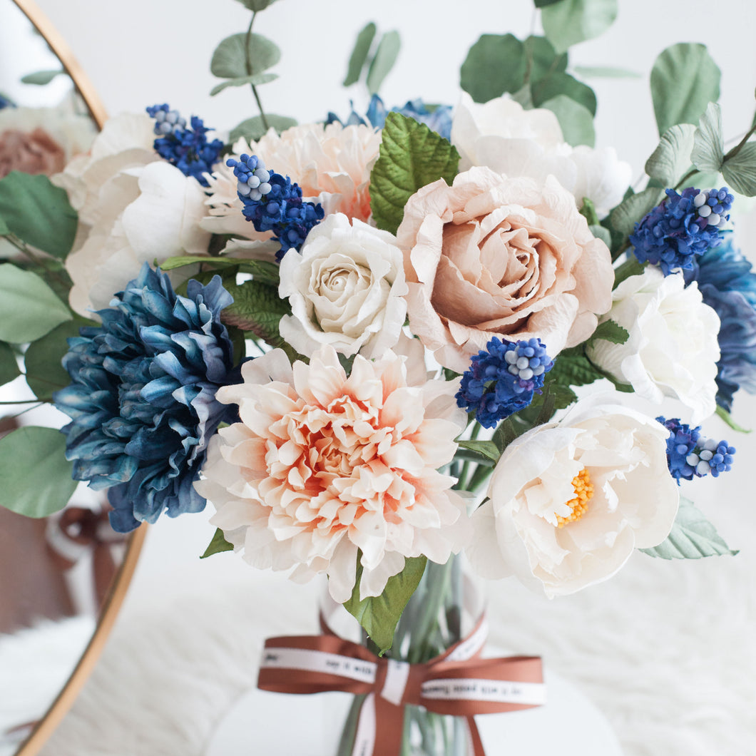 แจกันดอกไม้ประดิษฐ์ ดอกไม้ตกแต่งบ้าน แจกันดอกไม้ทรงสูง - Light Peach & Navy Blue
