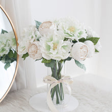 โหลดรูปภาพลงในเครื่องมือใช้ดูของ Gallery ดอกไม้แต่งบ้าน แจกันดอกไม้ประดิษฐ์ ดอกพีโอนี่โทนสีขาว - Mix White Peony Marseille Vase
