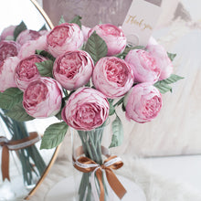 โหลดรูปภาพลงในเครื่องมือใช้ดูของ Gallery ดอกไม้แต่งบ้าน แจกันดอกไม้ประดิษฐ์ ดอกพีโอนี่กลม - Pink Peony Marseille Vase
