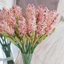 โหลดรูปภาพลงในเครื่องมือใช้ดูของ Gallery ดอกไม้แต่งบ้าน แจกันดอกไม้ประดิษฐ์ ดอกไลแลค - Pink Lilac Marseille Vase
