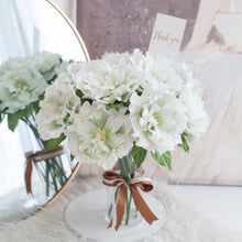 โหลดรูปภาพลงในเครื่องมือใช้ดูของ Gallery ดอกไม้แต่งบ้าน แจกันดอกไม้ประดิษฐ์ ดอกโบตั๋นบาน - White Peony Bloom Marseille Vase
