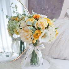 โหลดรูปภาพลงในเครื่องมือใช้ดูของ Gallery แจกันดอกไม้ประดิษฐ์ ดอกไม้ตกแต่งบ้าน แจกันดอกไม้ทรงสูง - Yellow Fresh Mix Flowers
