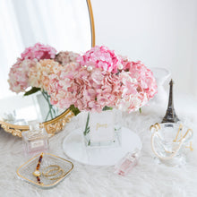 โหลดรูปภาพลงในเครื่องมือใช้ดูของ Gallery เซ็ตดอกไม้ประดับตกแต่งพร้อมแจกัน ดอกไฮเดรนเยีย - Pink Hydrangea Paris Vase
