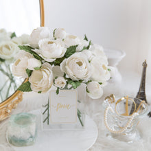 โหลดรูปภาพลงในเครื่องมือใช้ดูของ Gallery เซ็ตดอกไม้ประดับตกแต่งพร้อมแจกัน ดอกกุหลาบราชินี - White Queen Rose Paris Vase

