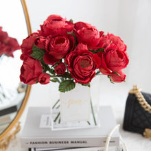 โหลดรูปภาพลงในเครื่องมือใช้ดูของ Gallery เซ็ตดอกไม้ประดับตกแต่งพร้อมแจกัน ดอกกุหลาบราชินี - Red Queen Rose Paris Vase

