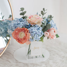 โหลดรูปภาพลงในเครื่องมือใช้ดูของ Gallery แจกันดอกไม้ประดิษฐ์ กล่องดอกไม้ตกแต่งบ้าน - Vanilla Sky Paris Vase
