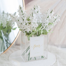 โหลดรูปภาพลงในเครื่องมือใช้ดูของ Gallery ดอกไม้ตกแต่งบ้านพร้อมแจกันทรงเหลี่ยม ดอกไลแลคสีขาว - White Lilac Paris Vase
