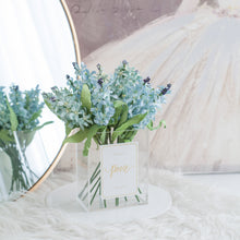 โหลดรูปภาพลงในเครื่องมือใช้ดูของ Gallery แจกันดอกไม้ประดิษฐ์ กล่องดอกไม้ตกแต่งบ้าน - Vanilla Sky Paris Vase
