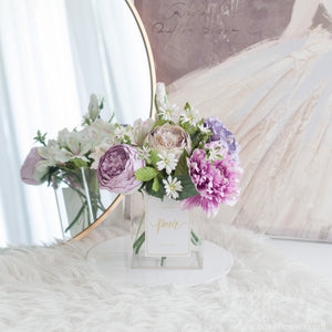 ดอกไม้ตกแต่งบ้านพร้อมแจกันทรงเหลี่ยม โทนสีม่วง - Sweet Rapunzel Paris Vase