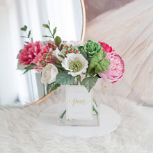 โหลดรูปภาพลงในเครื่องมือใช้ดูของ Gallery ดอกไม้ตกแต่งบ้านพร้อมแจกันทรงเหลี่ยม โทนสีชมพู - Pink Berry Paris Vase
