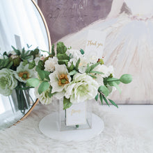 โหลดรูปภาพลงในเครื่องมือใช้ดูของ Gallery แจกันดอกไม้ประดิษฐ์ กล่องดอกไม้ตกแต่งบ้าน - White and Wild Green Paris Vase
