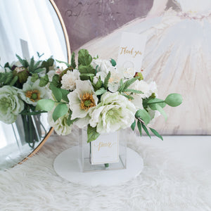 ดอกไม้ตกแต่งบ้านพร้อมแจกันทรงเหลี่ยม โทนสีขาวเขียว สไตล์ดอกไม้ป่า - White & Wild Green Paris Vase